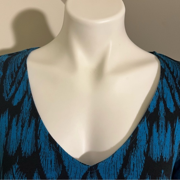 Express Blue/Black Pattern Dress - Picture 3 of 7